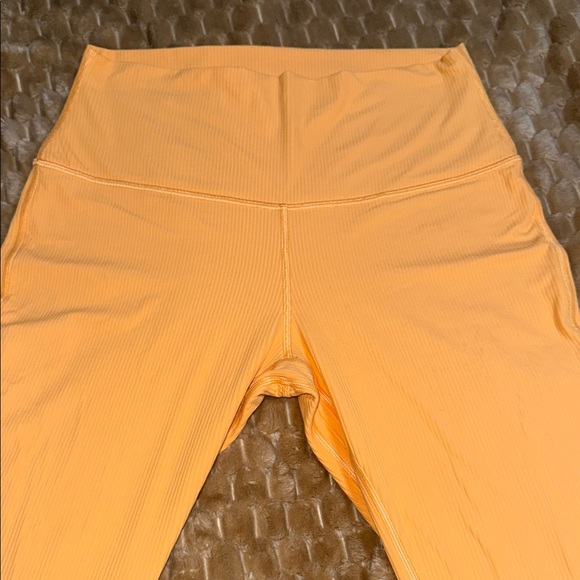 Lululemon Align Ribbed High-Rise Pant 25"
Mango Dream size 10 like New - Picture 5 of 11